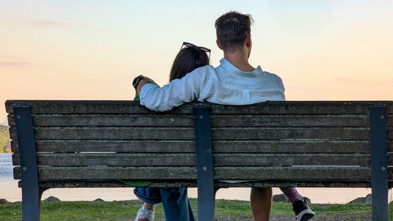 Lulusan UC Berkeley yang mengundurkan diri meluncurkan layanan kencan untuk “membunuh Tinder dengan AI”